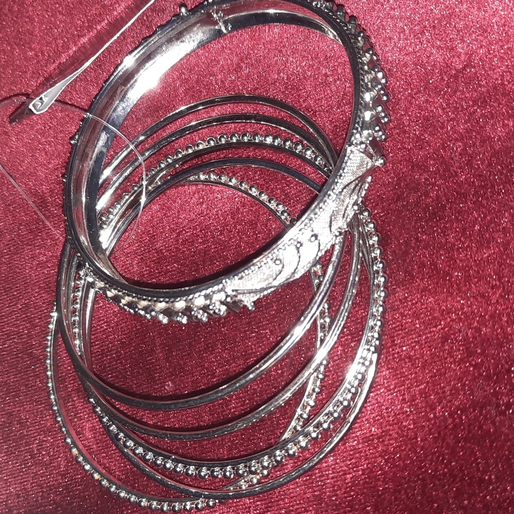 Silver bangle set - Picture 5 of 8